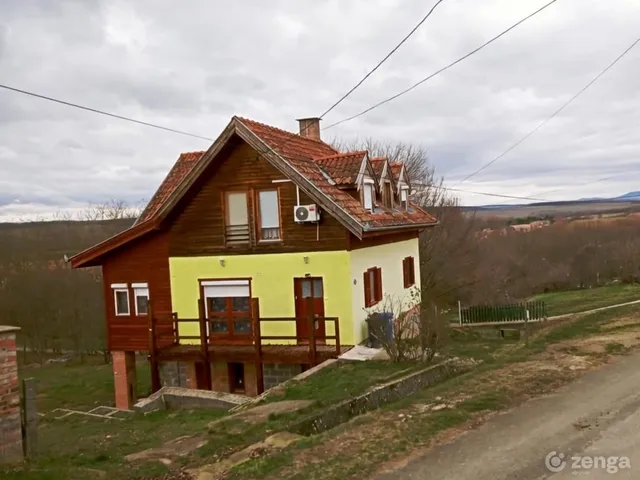 Eladó ház Máriakéménd 195 nm