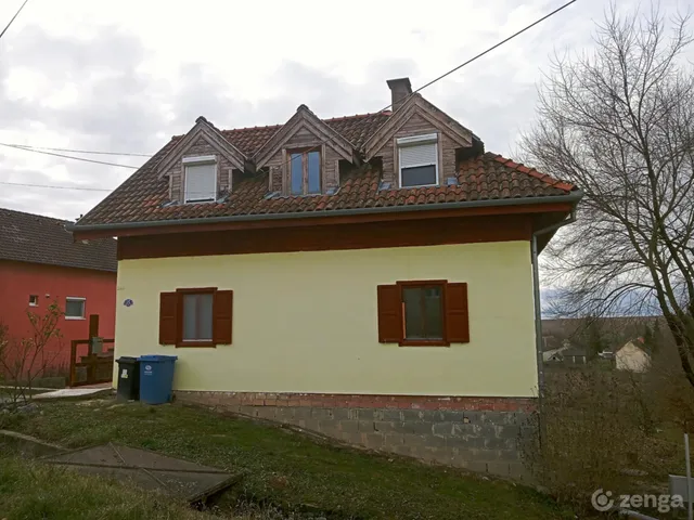 Eladó ház Máriakéménd 195 nm