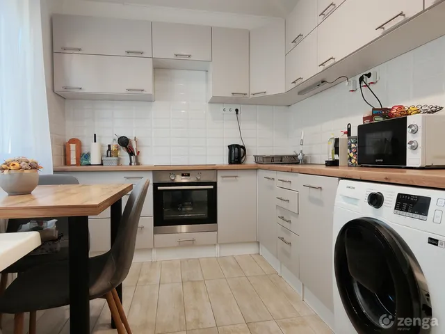 Eladó lakás Dunaújváros, Béke városrész 78 nm
