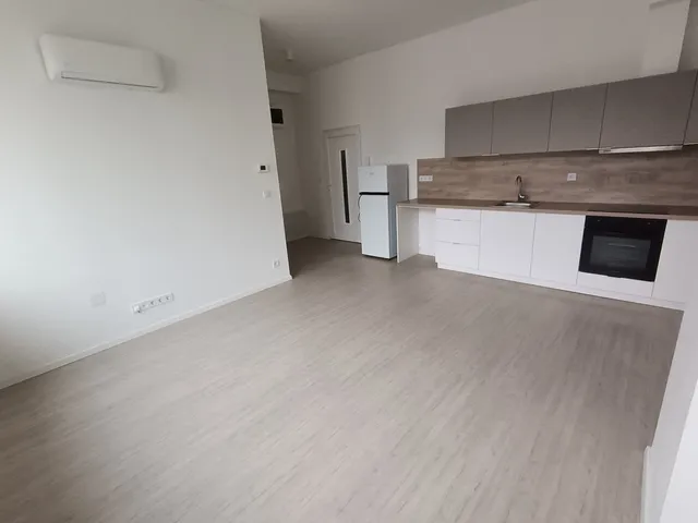 Eladó lakás Székesfehérvár, Víziváros 29 nm