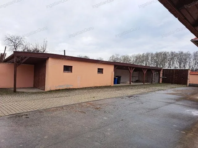 Eladó kereskedelmi és ipari ingatlan Kecskemét, Katonatelep 383 nm