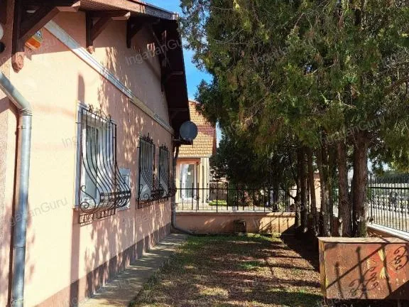 Eladó kereskedelmi és ipari ingatlan Kecskemét, Katonatelep 383 nm