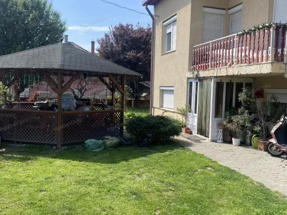 Eladó ház Kecskemét 270 nm