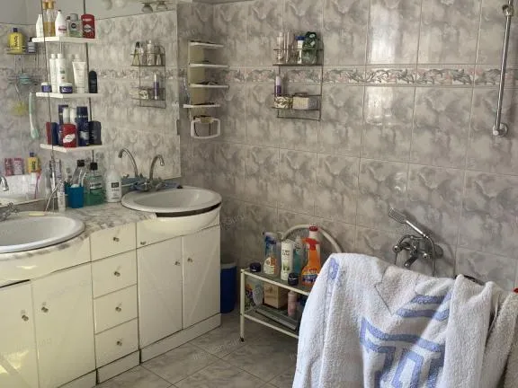 Eladó ház Kecskemét 270 nm