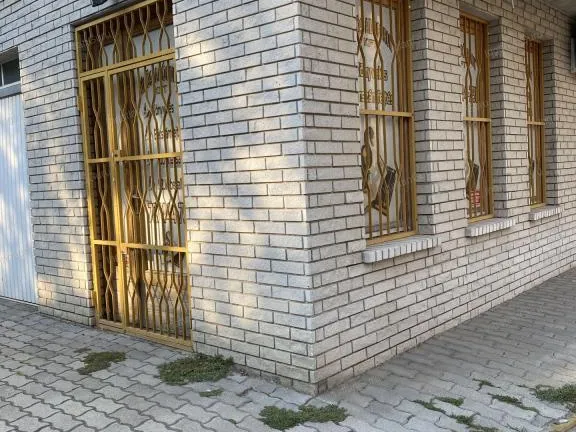 Eladó kereskedelmi és ipari ingatlan Kecskemét, Belváros 34 nm