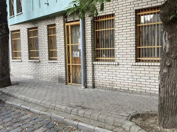 Eladó kereskedelmi és ipari ingatlan Kecskemét 77 nm