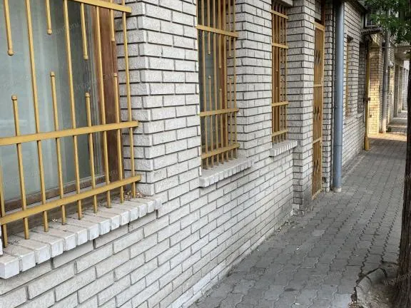 Eladó kereskedelmi és ipari ingatlan Kecskemét, Belváros 77 nm