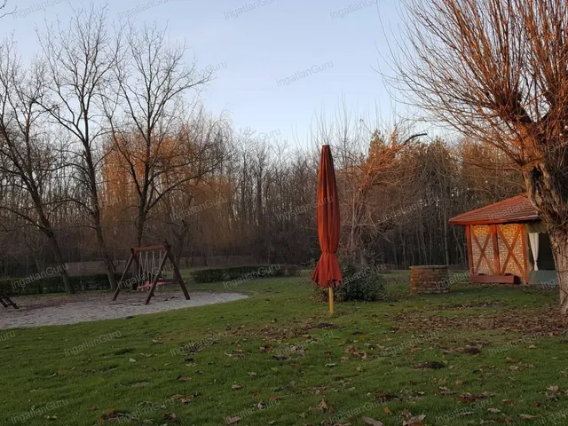 Eladó kereskedelmi és ipari ingatlan Kecskemét, Úrihegy 320 nm