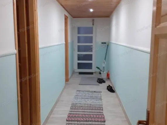 Eladó kereskedelmi és ipari ingatlan Bugac 130 nm