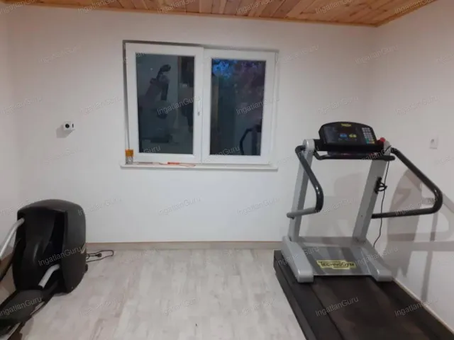 Eladó kereskedelmi és ipari ingatlan Bugac 130 nm