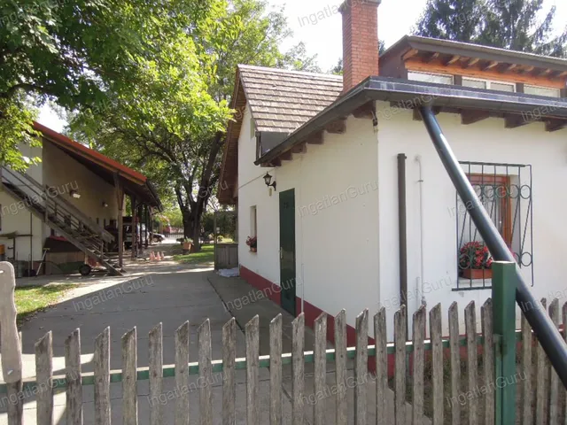 Eladó mezőgazdasági ingatlan Lajosmizse 330000 nm