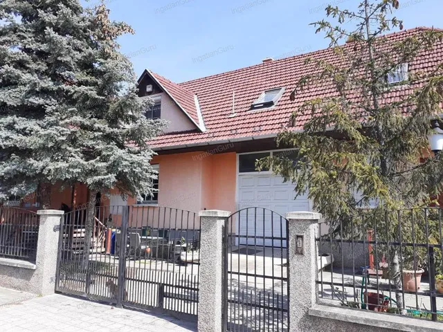 Eladó ház Kecskemét, Petőfiváros 210 nm