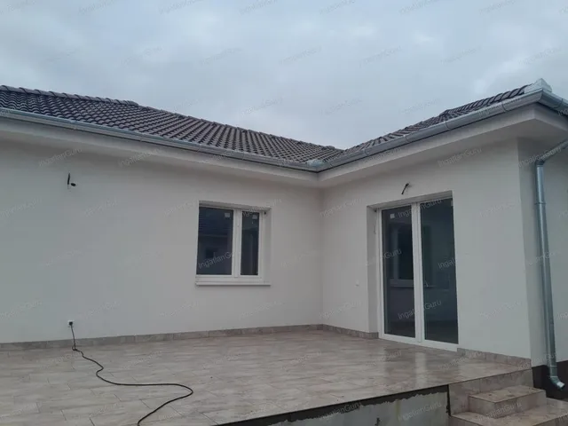 Eladó ház Helvécia 117 nm