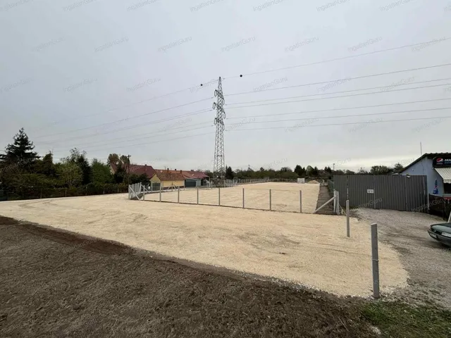 Kiadó kereskedelmi és ipari ingatlan Kecskemét 2700 nm
