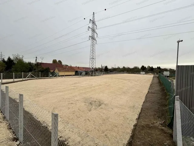 Kiadó kereskedelmi és ipari ingatlan Kecskemét 2700 nm