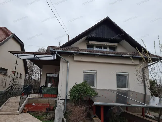 Eladó ház Kecskemét, Petőfiváros 200 nm