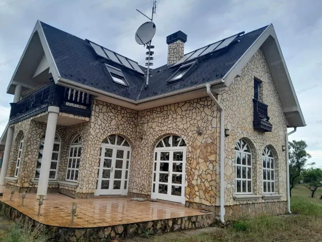 Eladó ház Kecskemét, Felsőszéktó 120 nm