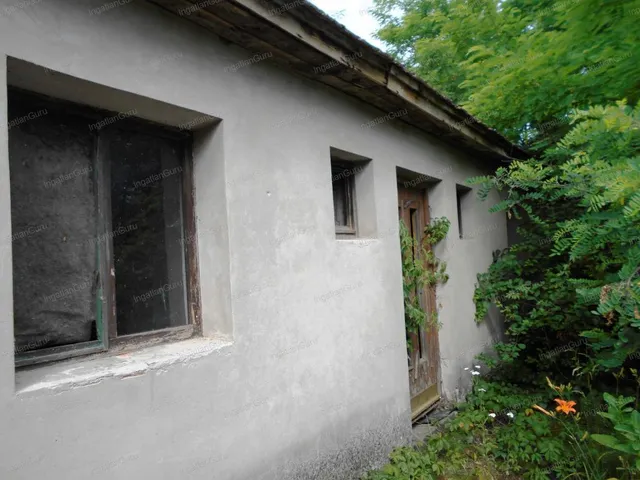 Eladó kereskedelmi és ipari ingatlan Kecskemét, Úrihegy 66 nm