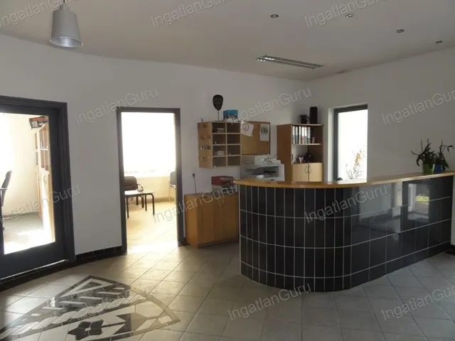 Kiadó kereskedelmi és ipari ingatlan Kecskemét 1380 nm