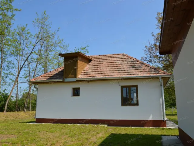 Eladó mezőgazdasági ingatlan Kerekegyháza 100 nm