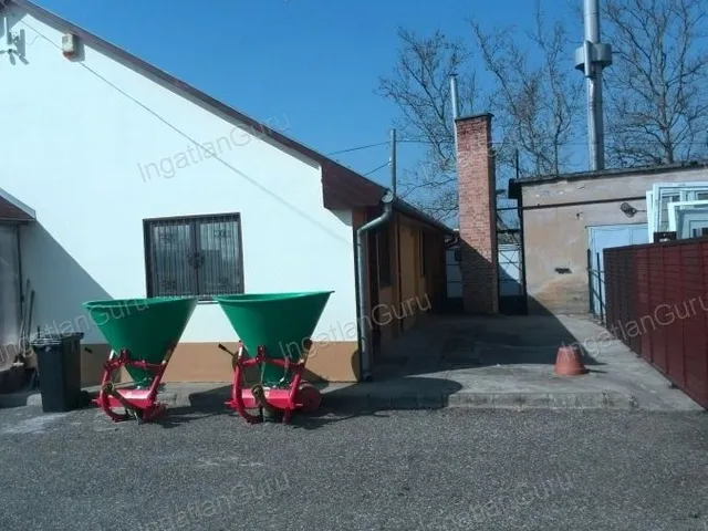 Eladó kereskedelmi és ipari ingatlan Kecskemét 170 nm
