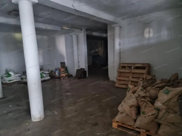 Eladó kereskedelmi és ipari ingatlan Kecskemét 5185 nm