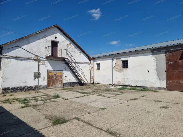 Eladó kereskedelmi és ipari ingatlan Kecskemét 5185 nm
