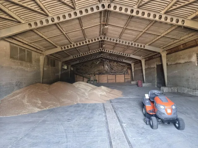 Eladó kereskedelmi és ipari ingatlan Kecskemét 5185 nm