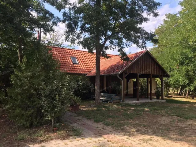 Eladó telek Lajosmizse 96121 nm