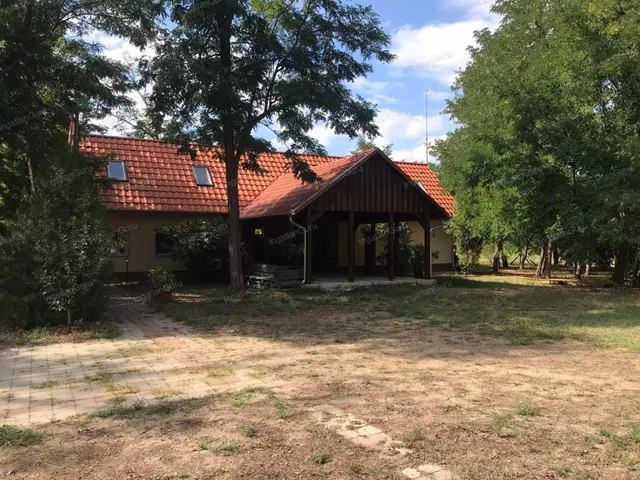 Eladó telek Lajosmizse 96121 nm