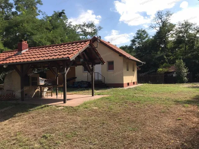 Eladó telek Lajosmizse 96121 nm