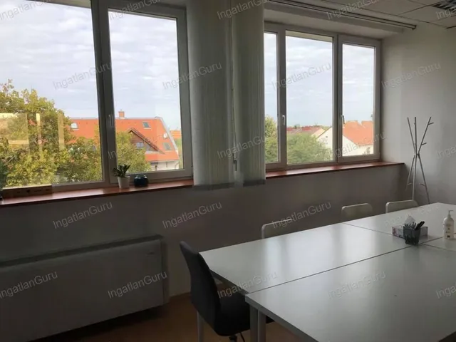 Kiadó kereskedelmi és ipari ingatlan Kecskemét 200 nm