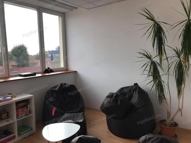 Kiadó kereskedelmi és ipari ingatlan Kecskemét 200 nm