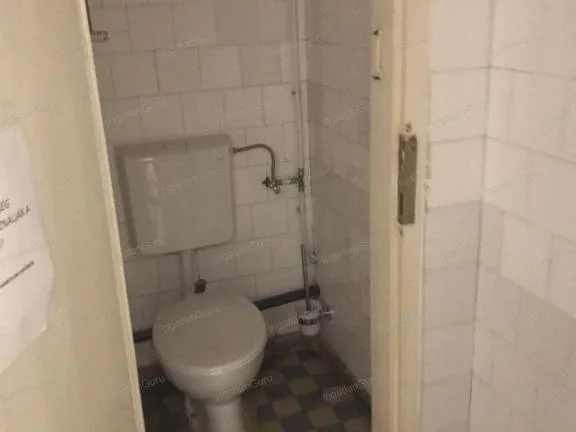 Kiadó kereskedelmi és ipari ingatlan Kecskemét 66 nm