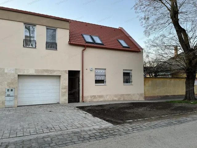 Kiadó ház Kecskemét 139 nm