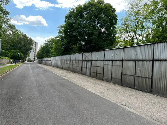 Kiadó garázs Kecskemét 16 nm