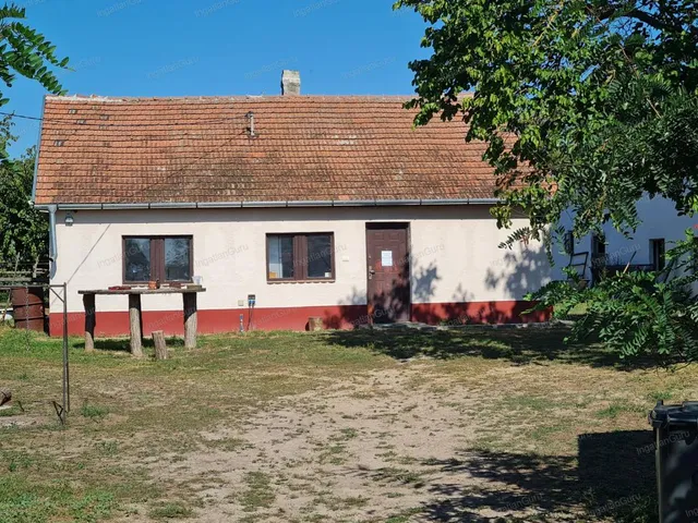 Eladó ház Jakabszállás 70 nm