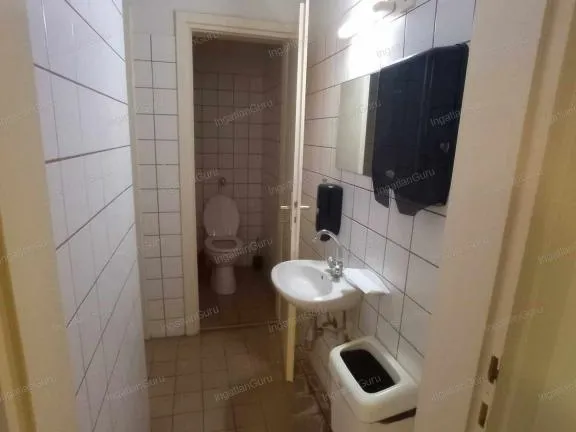 Eladó kereskedelmi és ipari ingatlan Kecskemét 277 nm