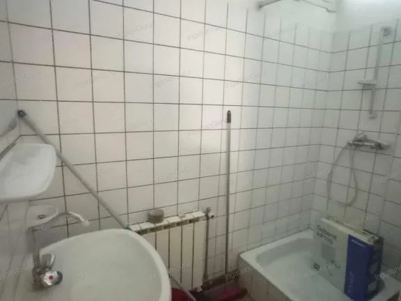 Eladó kereskedelmi és ipari ingatlan Kecskemét 277 nm