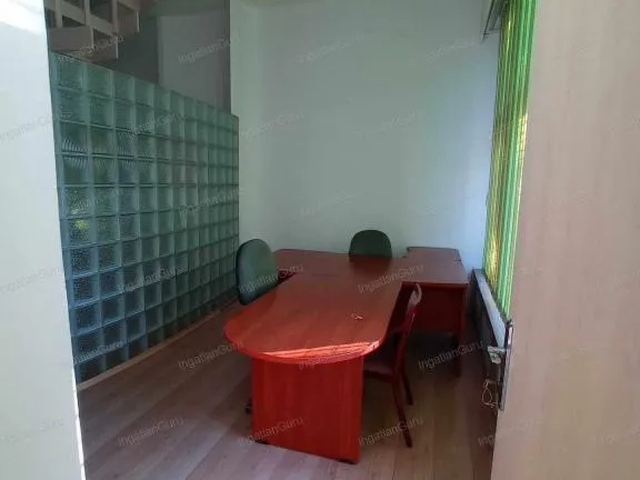 Eladó kereskedelmi és ipari ingatlan Kecskemét 277 nm