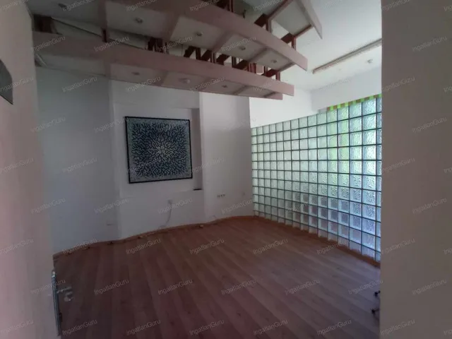 Eladó kereskedelmi és ipari ingatlan Kecskemét 277 nm