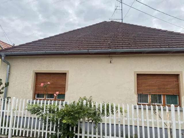 Eladó ház Kecskemét, Kadafalva 100 nm