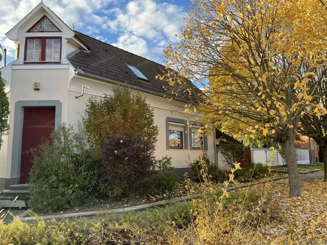 Eladó ház Kecskemét 180 nm