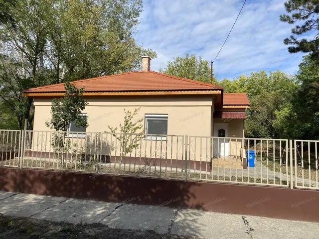 Eladó ház Kunbaracs 70 nm