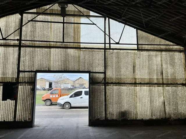 Kiadó kereskedelmi és ipari ingatlan Kecskemét 300 nm