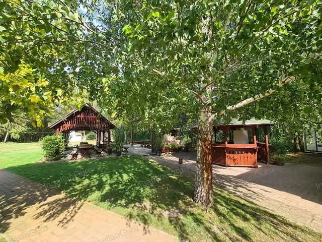 Eladó kereskedelmi és ipari ingatlan Kecskemét 320 nm