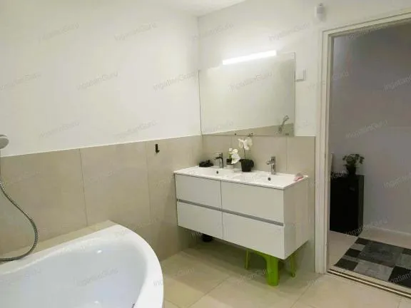 Eladó ház Tiszakécske 238 nm