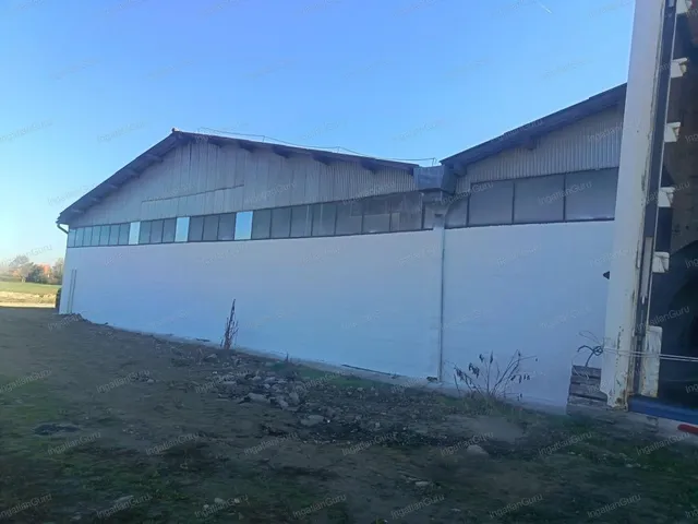 Kiadó kereskedelmi és ipari ingatlan Albertirsa 1600 nm