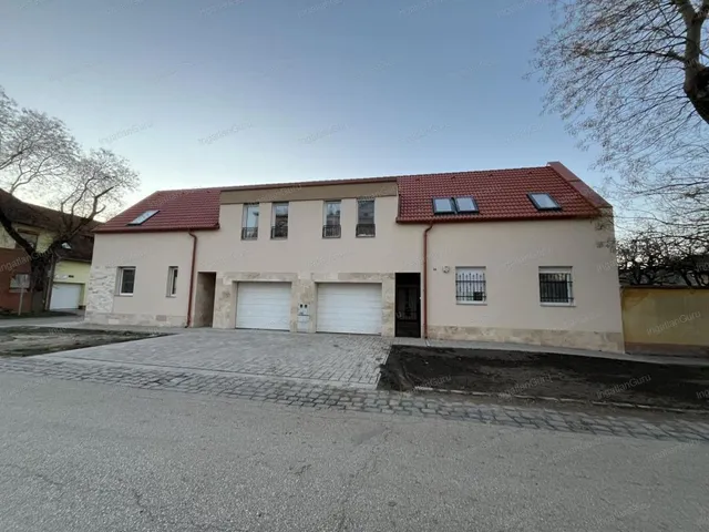 Kiadó ház Kecskemét 139 nm