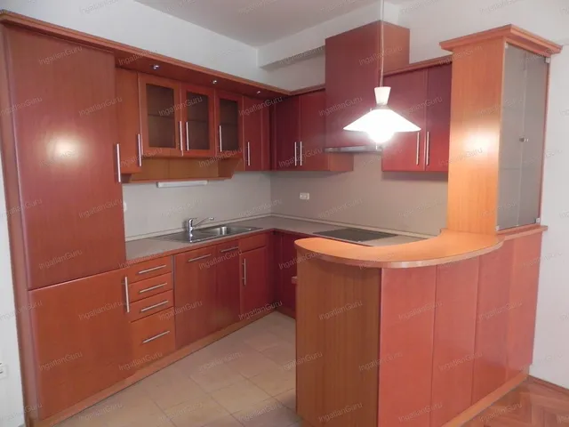 Kiadó lakás Kecskemét, Belváros 88 nm